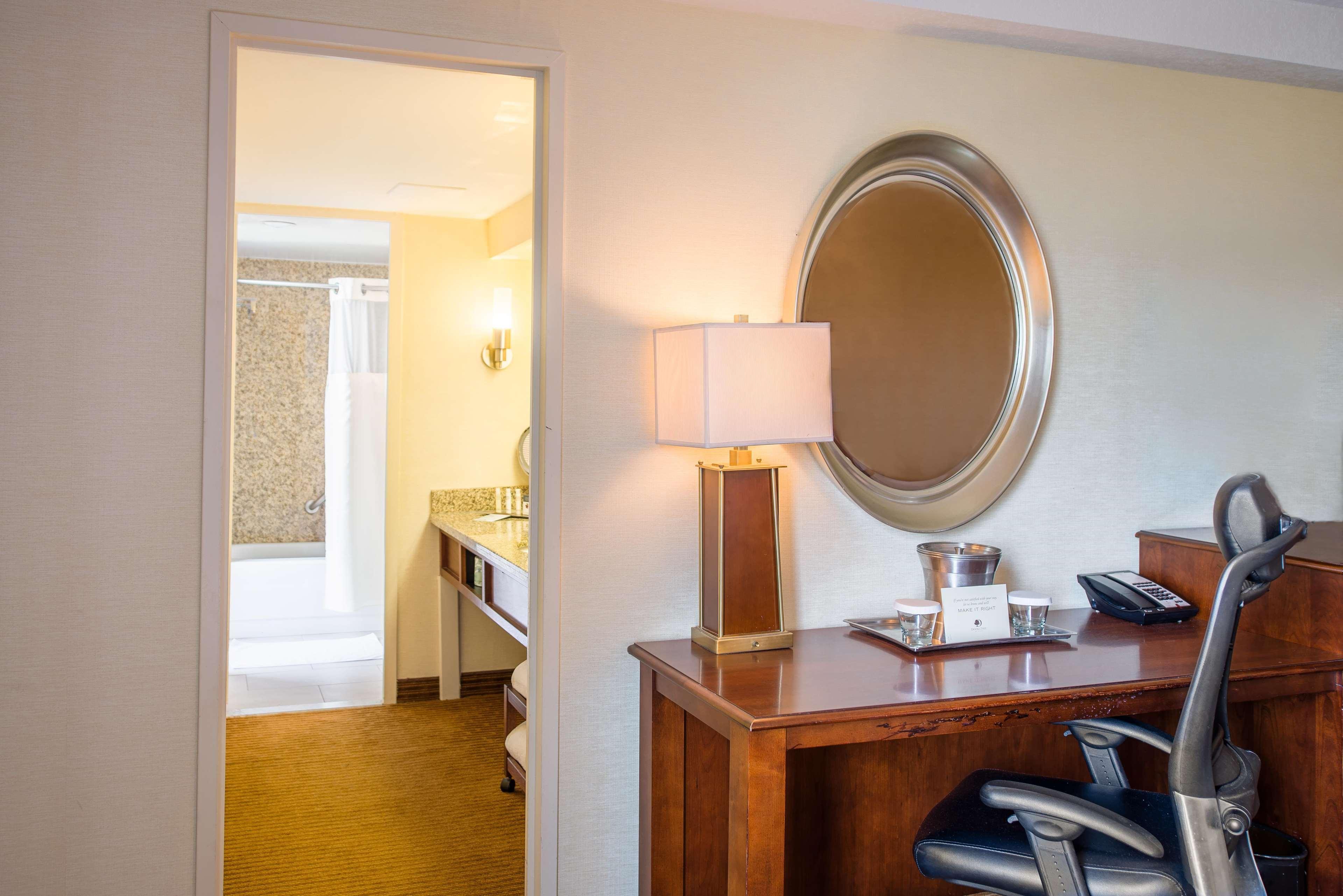 Doubletree By Hilton Philadelphia Airport Hotell Exteriör bild