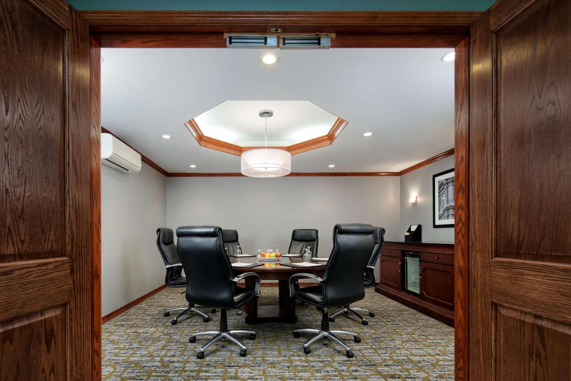 Doubletree By Hilton Philadelphia Airport Hotell Exteriör bild