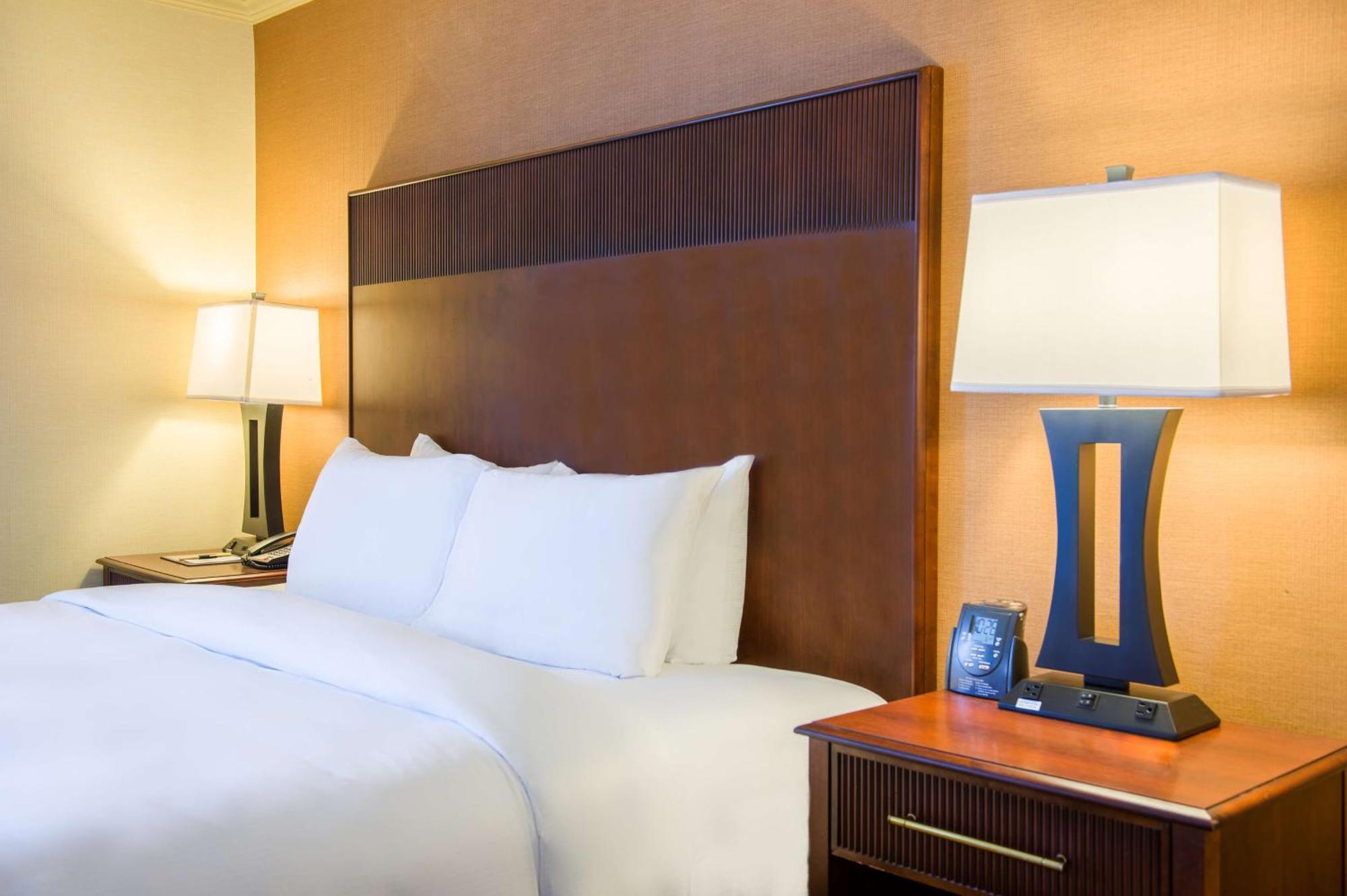 Doubletree By Hilton Philadelphia Airport Hotell Exteriör bild
